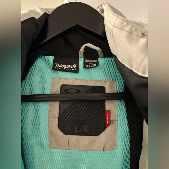 Oakley Women's Silver Ski Jacket - Picture 2 of 3